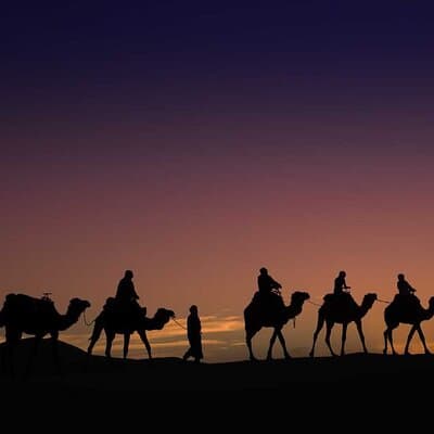 5-Day Private Tour from Chefchaouen to Desert and Marrakech