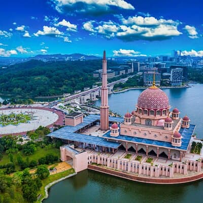 Putrajaya Tour From Kuala Lumpur Includes Batu Caves