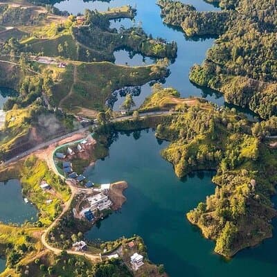 Guatapé Full Day Tour Piedra del Peñol with meals and Boat Tour