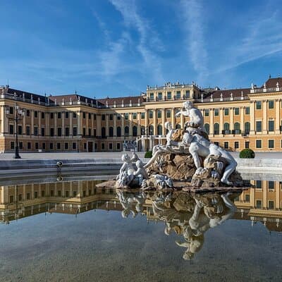 Admission Schönbrunn Palace & Wine Tasting
