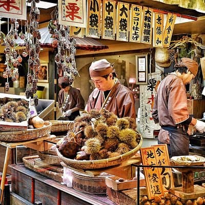 Kyoto Nishiki Market & Depachika: 2-hours Food Tour with a Local