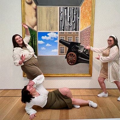 The Art Institute in Chicago Highlights Tour & Photoshoot