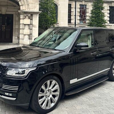 4-Hour Private Tour: Discover The Best of Belfast in Luxury SUV
