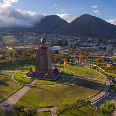 Quito Private Tour: Old Town, Middle of the World, and Cable Car