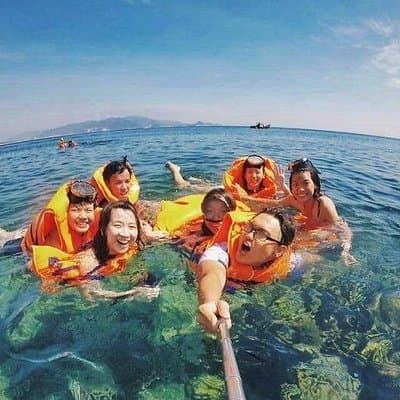 Cham Island Speedboat Tour with Lunch, Snorkeling, and Beach