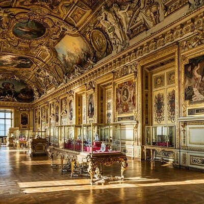 Guided Tour of the Louvre Museum with Tickets Included