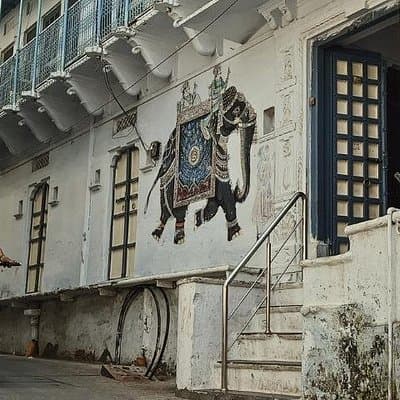 Heritage Tour : Private Boat, Havelis, City Walk & High Tea