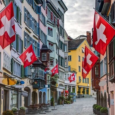 Zurich City Tour with Lake Cruise Lindt Chocolate and FIFA Museum