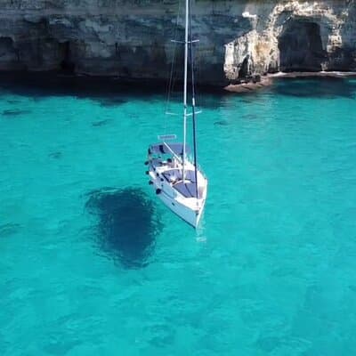 Mallorca sailing as locals with tapas & drink