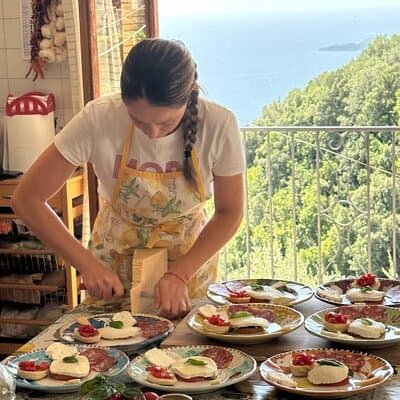 Small-Group Cooking Class in Positano: Gnocchi, Tiramisù & Drinks