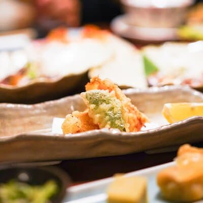 Kyoto Premium Night Foodie Tour in Gion(9+dishes + Sake tastings)