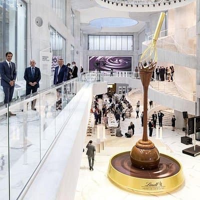 Small Group Zurich Walking Tour, Cruise and LINDT Factory