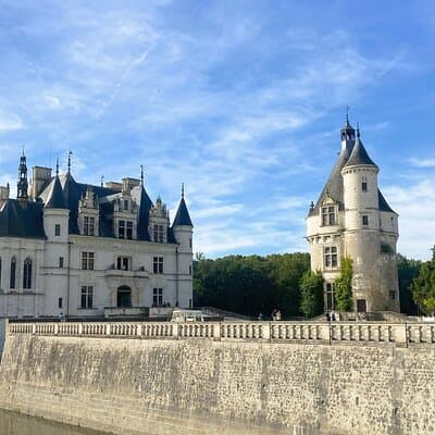 Loire Valley Day Tour Chambord and Chenonceau plus Lunch at a Private Castle