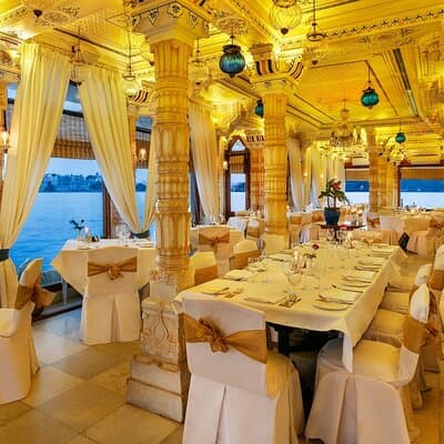 Udaipur: Jag Mandir Island Dinner with Boat Ride transfers