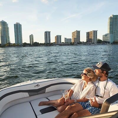Private Boat Ride in Miami with Experienced Captain and Champagne