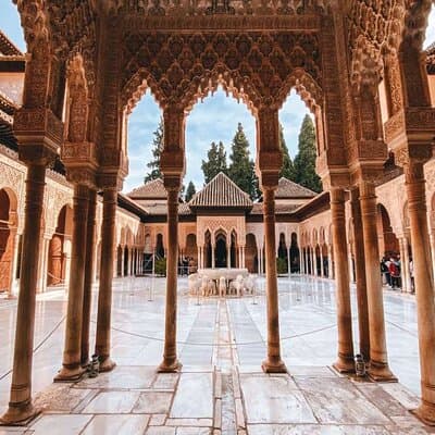 Private Tour to La Alhambra de Granada from Malaga