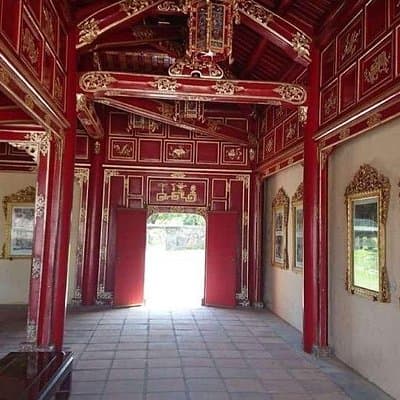 Hue Walking Tour to Imperial Citadel and Forbidden City