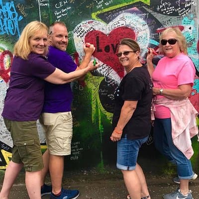 2 Hour Private Belfast Taxi Cab Tour of Troubles & Peace walls