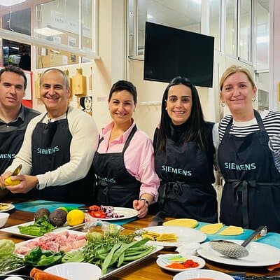Valencian paella workshop and visit to the Algiros market