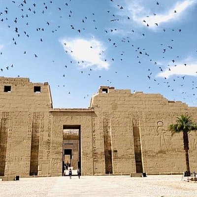 Luxor Half-Day:valley of the queens&habu temple &worker's tombs