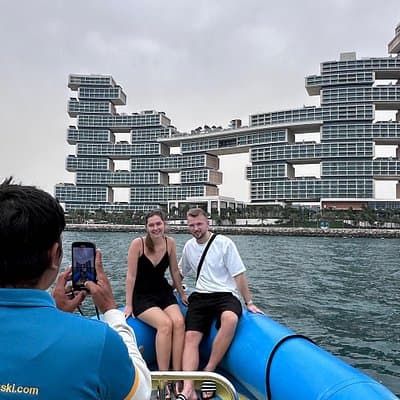 Speedboat Dubai: 60 Mins Guided Burj Al Arab & Atlantis Tour
