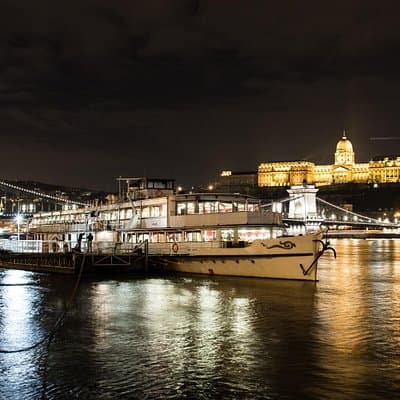 Budapest Evening Cruise with Drink Options
