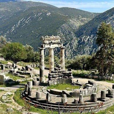 Mystic Delphi Private Tour with Licensed Guide and Tickets