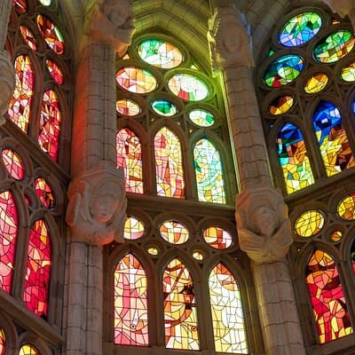 Sagrada Familia Guided Tour with Skip The Line Access