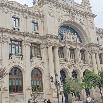 Valencia tour with cathedral included.