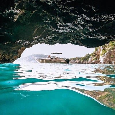 Private Speedboat Tour: Caves Beaches Islands and more