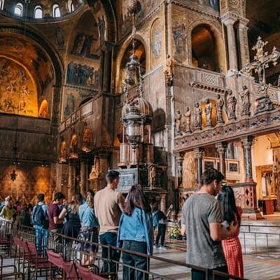 St Mark’s Basilica Small-Group Guided Tour with Optional Gondola