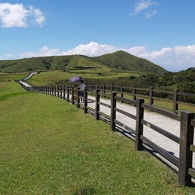 Small-Group: Beitou and Yangmingshan Day Tour from Taipei