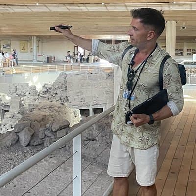 Akrotiri Private Guided Tour with an Archaeologist