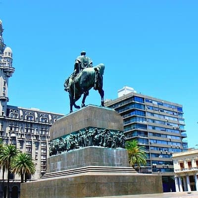 Montevideo Highlights: Shared City Tour for Cruise Passengers