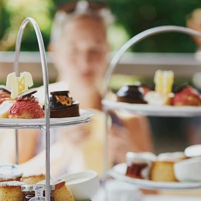 Buckingham, St James Palace & Afternoon Tea at Kensington Palace