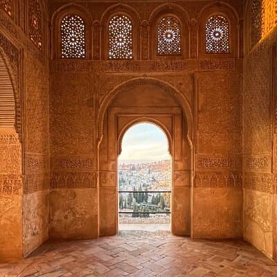 Alhambra, Nasrid Palaces & Generalife Exclusive Skip-the-Line Tour