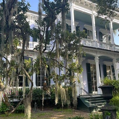 New Orleans Small-Group Garden District Walking Tour
