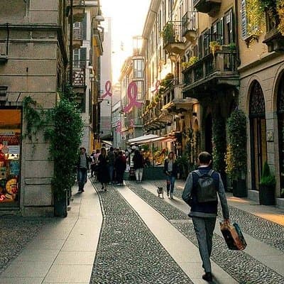 Gallery Art and Culture Guided Walking Tour in Brera + Ebook