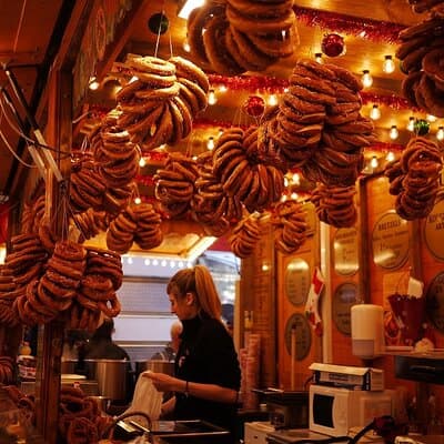 Innsbruck: A Walking Food Tour with Full Meal by Do Eat Better