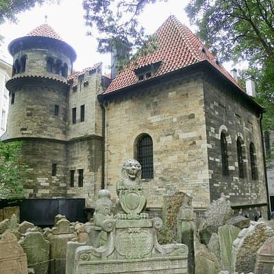 Private Tour of the Jewish Museum with Synagogues and Cemetery