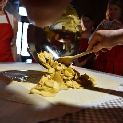 Apple Strudel & Prezel Cooking Class incl. Dinner & Music