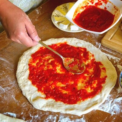 Hands-On Pizza Making Class & Farmhouse Tour with Sea Views