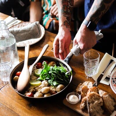 Akureyri Food Walk With 4-5 Tastings and a Local Guide