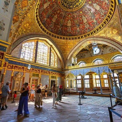 Small-Group Topkapi Palace and Harem Tour with Tickets