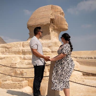 Pyramids of Giza tour with khufu restaurant reservation