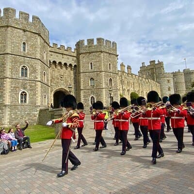 Stonehenge, Windsor Castle, Bath Day Trip & Historic Pub Lunch