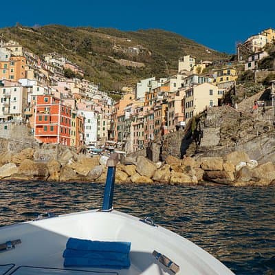 Where the Sun sets: your 5Terre Chill Cruise