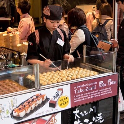 Osaka: Kuromon, Sennichimae & Dotonbori Food Tour with Wagyu