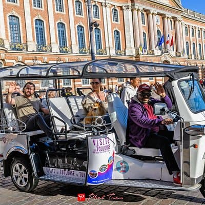 Toulouse Tour in Electric Tuk Tuk