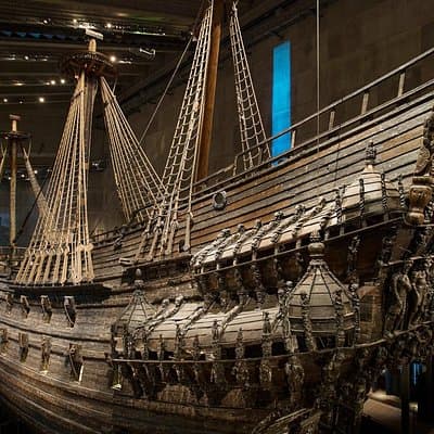 Stockholm Must See - Old Town, boat + Vasa Museum 3h small group